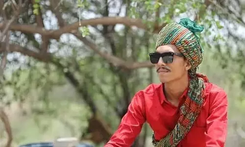 ഇന്‍സ്റ്റഗ്രാമില്‍ സൺഗ്ലാസ് ധരിച്ച പ്രൊഫൈൽ ചിത്രം;   ഗുജറാത്തിൽ ദളിത് യുവാവിനെ ​ക്രൂരമായി മര്‍ദിച്ച് മുന്നാക്ക ജാതിക്കാര്‍