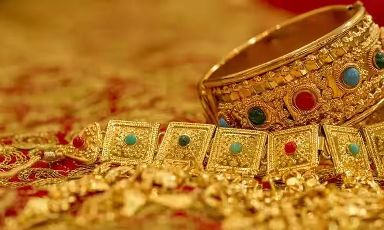 Gold prices fell after the central budget