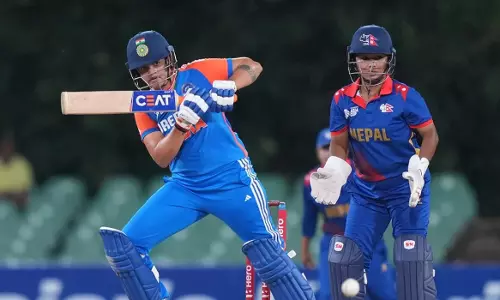 നേപ്പാളും കടന്ന് ഇന്ത്യ; വനിതാ ഏഷ്യാകപ്പിൽ മൂന്നിൽ മൂന്നും ജയിച്ച് സെമിയിൽ