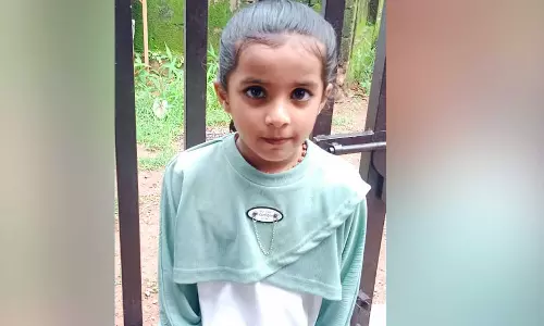 സ്കൂൾ ബസിറങ്ങിയ ആറുവയസുകാരി അതേ വാഹനമിടിച്ചു മരിച്ചു