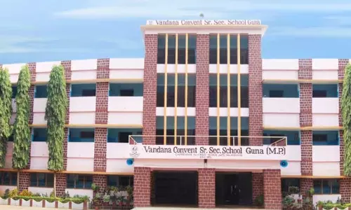 സംസ്കൃതശ്ലോകം ചൊല്ലിയ വിദ്യാർഥികളോട് ഇംഗ്ലീഷിൽ സംസാരിക്കാൻ ആവശ്യപ്പെട്ട അധ്യാപികക്കെതി​രെ കേസ്