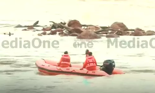 ഗംഗാവലിയിൽ നിന്നും പുതിയ സിഗ്നൽ ലഭിച്ചു; ട്രക്കിന്റേതിന് സമാനമായ സിഗ്നലെന്ന് നിഗമനം ഗംഗാവലിയിൽ നിന്നും പുതിയ സിഗ്നൽ ലഭിച്ചു; ട്രക്കിന്റേതിന് സമാനമായ സിഗ്നലെന്ന് നിഗമനം