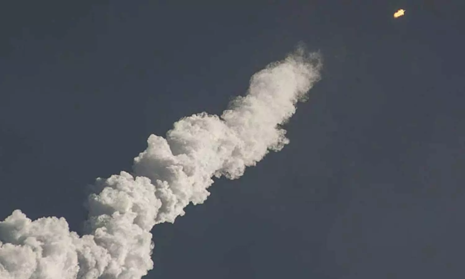 ഗോലാൻ കുന്നിനു നേരെ മിസൈല്‍ ആക്രമണം; 10 പേര്‍ മരിച്ചു,  ആക്രമണത്തിന് പിന്നില്‍ ഹിസ്ബുല്ലയെന്ന് ഇസ്രായേല്‍