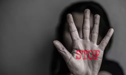 അശ്ലീല ചിത്രം കണ്ട് പ്രായപൂർത്തിയാകാത്ത സഹോദരിയെ ബലാത്സംഗം ചെയ്ത് കൊന്നു; സഹായത്തിന് അമ്മയും സഹോദരിമാരും