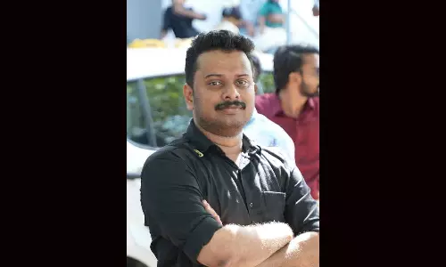 Kerala Football Association award to Mediaon; Nitin Xavier is a great reporter, latest news കേരള ഫുട്ബോൾ അസോസിയേഷന് പുരസ്കാരം മീഡിയാവണിന്; നിതിൻ സേവ്യര് മികച്ച റിപ്പോർട്ടർ Kerala Football Association award to Mediaon; Nitin Xavier is a great reporter, latest news കേരള ഫുട്ബോൾ അസോസിയേഷന് പുരസ്കാരം മീഡിയാവണിന്; നിതിൻ സേവ്യര് മികച്ച റിപ്പോർട്ടർ