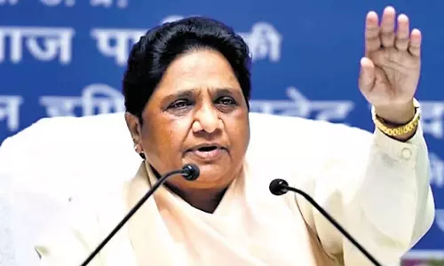 Mayawati slams SP for appointing Brahmin LoP