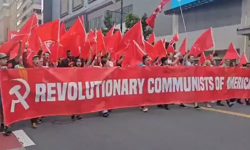 അമേരിക്കയിൽ കമ്യൂണിസ്റ്റുകാരുടെ കൂറ്റൻ മാർച്ച്; ആശ്ചര്യപ്പെട്ട് ഇലോൺ മസ്ക്