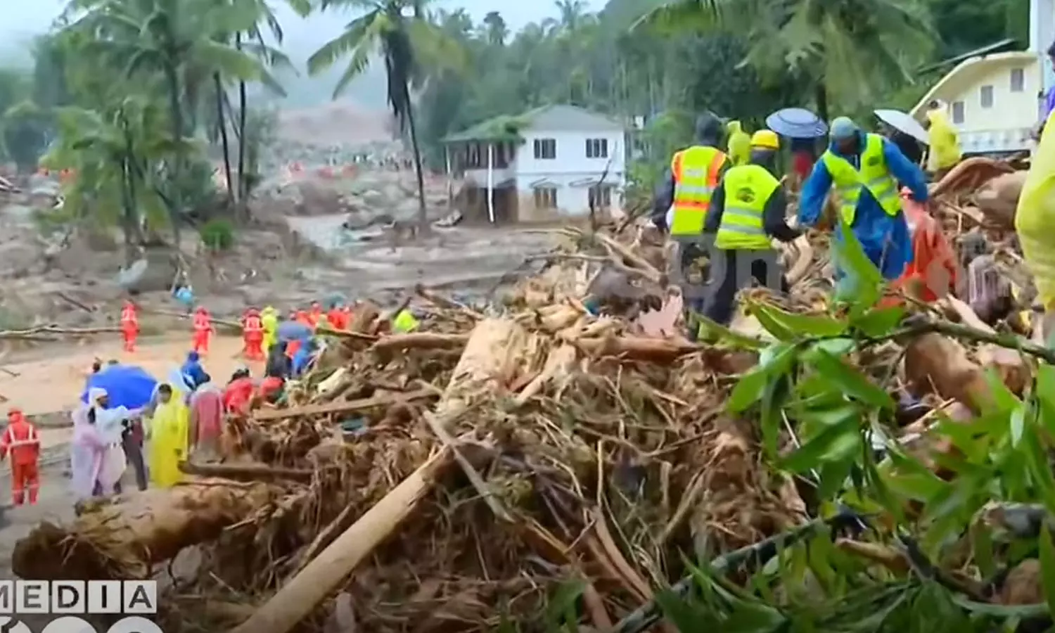 Wayanad Landslide,wayanadlandslide,mundakkai ,rain ,kerala,cm kerala ,pmmodi,വയനാട് ഉരുള്‍പൊട്ടല്‍,മുണ്ടക്കൈ ഉരുള്‍പൊട്ടല്‍,ചൂരല്‍മല,