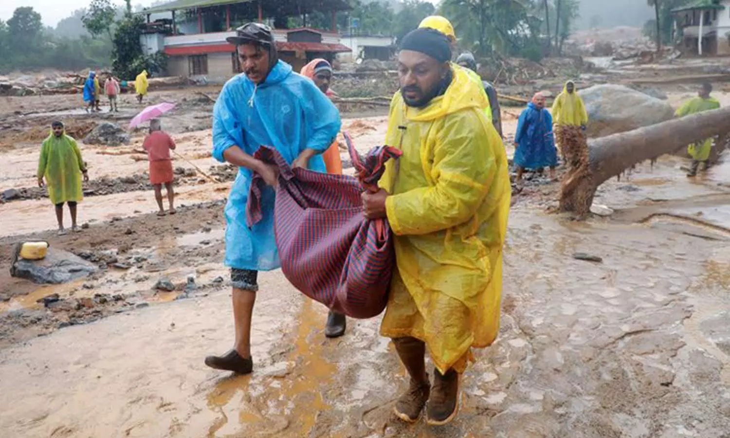 Wayanad Landslides: Registration made compulsory for disaster relief volunteers, latest news malayalam വയനാട് ഉരുൾപൊട്ടൽ: ദുരന്തമുഖത്തെ സന്നദ്ധപ്രവർത്തനത്തിന് രജിസ്ട്രേഷൻ നിർബന്ധമാക്കി Wayanad Landslides: Registration made compulsory for disaster relief volunteers, latest news malayalam വയനാട് ഉരുൾപൊട്ടൽ: ദുരന്തമുഖത്തെ സന്നദ്ധപ്രവർത്തനത്തിന് രജിസ്ട്രേഷൻ നിർബന്ധമാക്കി