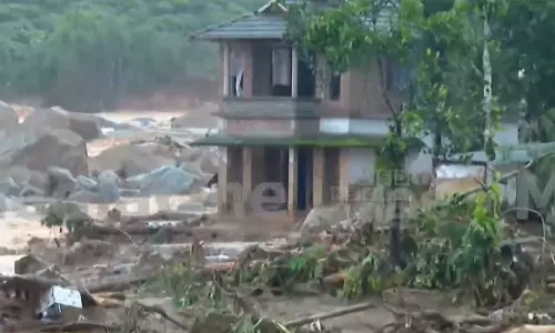 An eyewitness told MediaOne about his experience from a house destroyed by a landslide in Mundakkai town in Wayanad, Wayanad Mundakkai landslide live updates, Mundakkai landslide, Wayanad landslide, Chooralmala