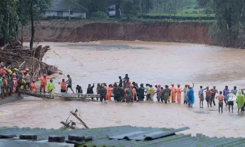 കല്ലും മരങ്ങളുമെല്ലാം വന്നടിഞ്ഞത് അട്ടമലയിൽ; നാല് വീടുകളിൽനിന്നായി 26 മൃതദേഹം കണ്ടെത്തി