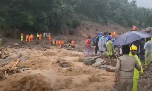 വിറങ്ങലിച്ച് വയനാട്; മരണം 264, ബെയ്ലി പാലം ഇന്ന് സജ്ജമാവും വിറങ്ങലിച്ച് വയനാട്; മരണം 264, ബെയ്ലി പാലം ഇന്ന് സജ്ജമാവും