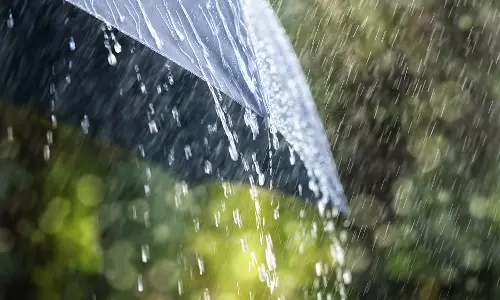 Chance of heavy rain; Orange alert in three districts,latest news malayalam അതിശക്ത മഴയ്ക്ക് സാധ്യത; മൂന്ന് ജില്ലകളിൽ ഓറഞ്ച് അലർട്ട്