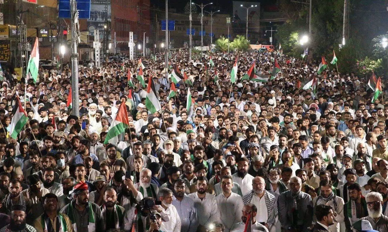 പാകിസ്താനിലെ ഇസ്ലാമാബാദില് ഹനിയ്യയുടെ മയ്യിത്ത് നമസ്കാരത്തിനായി ഒരുമിച്ചുകൂടിയവര് പാകിസ്താനിലെ ഇസ്ലാമാബാദില് ഹനിയ്യയുടെ മയ്യിത്ത് നമസ്കാരത്തിനായി ഒരുമിച്ചുകൂടിയവര്