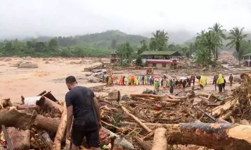 Death toll in mundakai landslide to 338, over 200 person missing