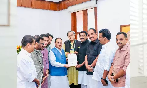 NEET PG Irregularities in allotment of examination centers should be resolved: Kerala MPs meet Union Minister, latest news malayalam നീറ്റ്‌ പി.ജി. പരീക്ഷാ കേന്ദ്രങ്ങൾ അനുവദിച്ചതിലെ അപാകതകൾ പരിഹരിക്കണം: കേരള എം.പിമാർ കേന്ദ്രമന്ത്രിയെ കണ്ടു