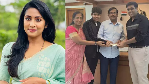 അഞ്ച് രൂപ കൊടുത്താൽ പത്തുപേരെ അറിയിക്കണോ?; കമന്റിന് മറുപടിയുമായി നവ്യ