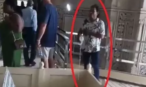 ganga water at tajmahal