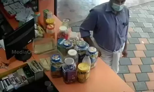 കൊല്ലത്ത് ദുരിതാശ്വാസ നിധിയുടെ പേരിൽ പണം തട്ടിയെടുക്കാൻ ശ്രമം