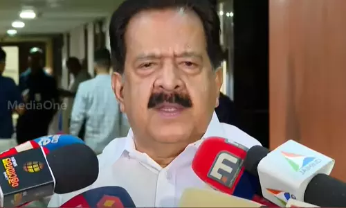 ദുരിതാശ്വാസ നിധിയിലേക്ക് എല്ലാവരും തുക നൽകണം, അതിൽ ഒരു തെറ്റുമില്ല: രമേശ് ചെന്നിത്തല