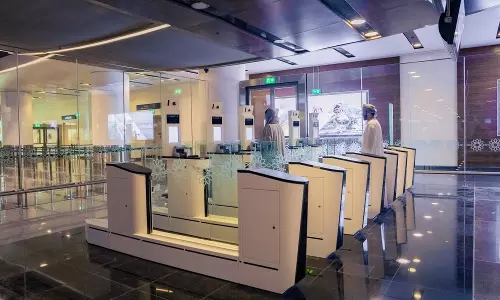 മസ്‌കത്ത് വിമാനത്താവളത്തിൽ സ്മാർട്ട് ഇ-ഗേറ്റ് സംവിധാനം ആരംഭിച്ചു