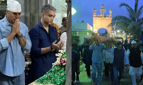 ഹാജി അലി ദർഗ സന്ദർശിച്ച് അക്ഷയ് കുമാര്‍; നവീകരണത്തിന് 1.21 കോടി രൂപ നൽകി