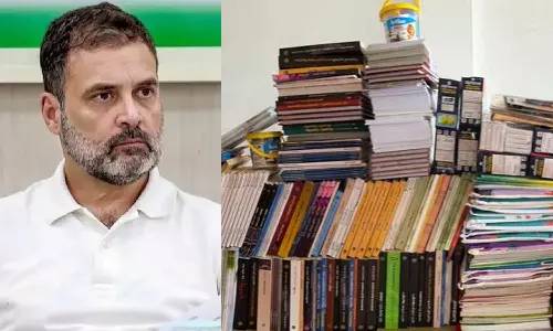 മുണ്ടക്കൈ ദുരന്തം: ക്യാമ്പുകളിലുള്ള കുട്ടികള്ക്ക് പുസ്തകങ്ങളും പഠനോപകരണങ്ങളും എത്തിച്ച് രാഹുൽ മുണ്ടക്കൈ ദുരന്തം: ക്യാമ്പുകളിലുള്ള കുട്ടികള്ക്ക് പുസ്തകങ്ങളും പഠനോപകരണങ്ങളും എത്തിച്ച് രാഹുൽ