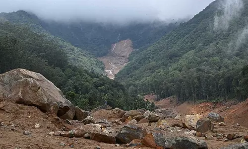 വയനാട്ടിൽ ഭൂമികുലുക്കം ഉണ്ടായിട്ടില്ല, ആശങ്ക വേണ്ടെന്ന് ജില്ലാ കലക്ടർ
