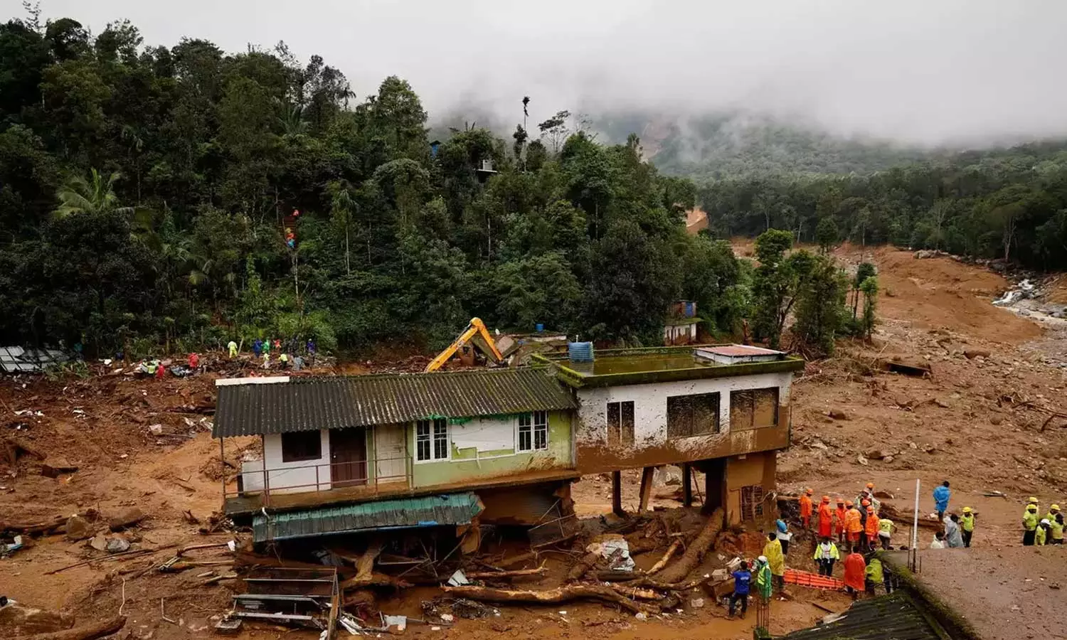 താൽക്കാലിക പുനരധിവാസം: സജ്ജീകരണങ്ങൾ വിലയിരുത്താൻ അഞ്ചംഗ സമിതി; ജനകീയ തിരച്ചിൽ നാളെയും തുടരും