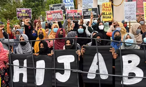 ഹിജാബ്: വംശീയവാദികള്‍ക്ക് സുപ്രീംകോടതിയുടെ താക്കീത്