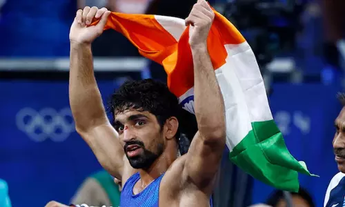 10 മണിക്കൂറിനുള്ളിൽ 4.6 കിലോ കുറച്ചു; മെഡൽ പോരാട്ടത്തിന് മുൻപ് അമൻ നടത്തിയത് കഠിന വ്യായാമം 10 മണിക്കൂറിനുള്ളിൽ 4.6 കിലോ കുറച്ചു; മെഡൽ പോരാട്ടത്തിന് മുൻപ് അമൻ നടത്തിയത് കഠിന വ്യായാമം