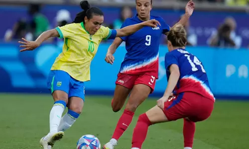 U.S. wins Olympic womens soccer gold; Defeated Brazil (1-0) U.S. wins Olympic womens soccer gold; Defeated Brazil (1-0)