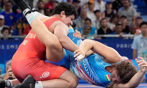 മത്സരമവസാനിക്കുമ്പോൾ സ്കോർ 1-1; എന്നിട്ടും റീതിക തോറ്റു, കാരണമിതാണ് മത്സരമവസാനിക്കുമ്പോൾ സ്കോർ 1-1; എന്നിട്ടും റീതിക തോറ്റു, കാരണമിതാണ്