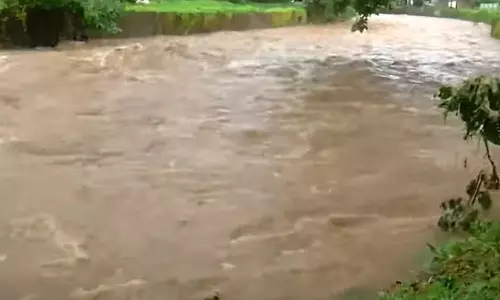 Malvellappachil in Karuwarakundil: Landslide suspected, latest news malayalam കരുവാരകുണ്ടിൽ മലവെള്ളപ്പാച്ചിൽ: മണ്ണിടിച്ചിലെന്ന് സംശയം