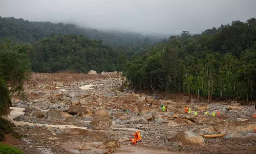 വയനാട് ദുരന്തം; രേഖകള്‍ വീണ്ടെടുക്കാന്‍ നാളെ പ്രത്യേക ക്യാമ്പുകള്‍
