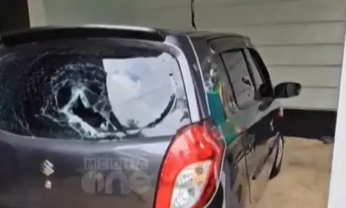ആൺസുഹൃത്ത് കാറ് വിറ്റത് താനറിയാതെ, ഉടമക്കെതിരെ യുവതിയുടെ ക്വട്ടേഷൻ; ഗുണ്ടകളുമായെത്തി വീടുകയറി ആക്രമണം