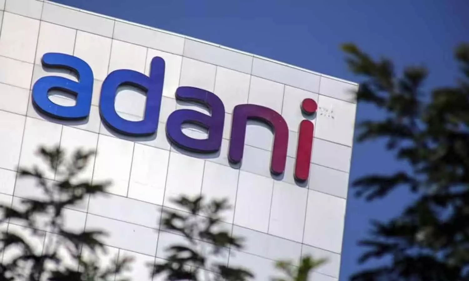 Adani shares fall sharply; 53,000 crore loss, investors with safe move