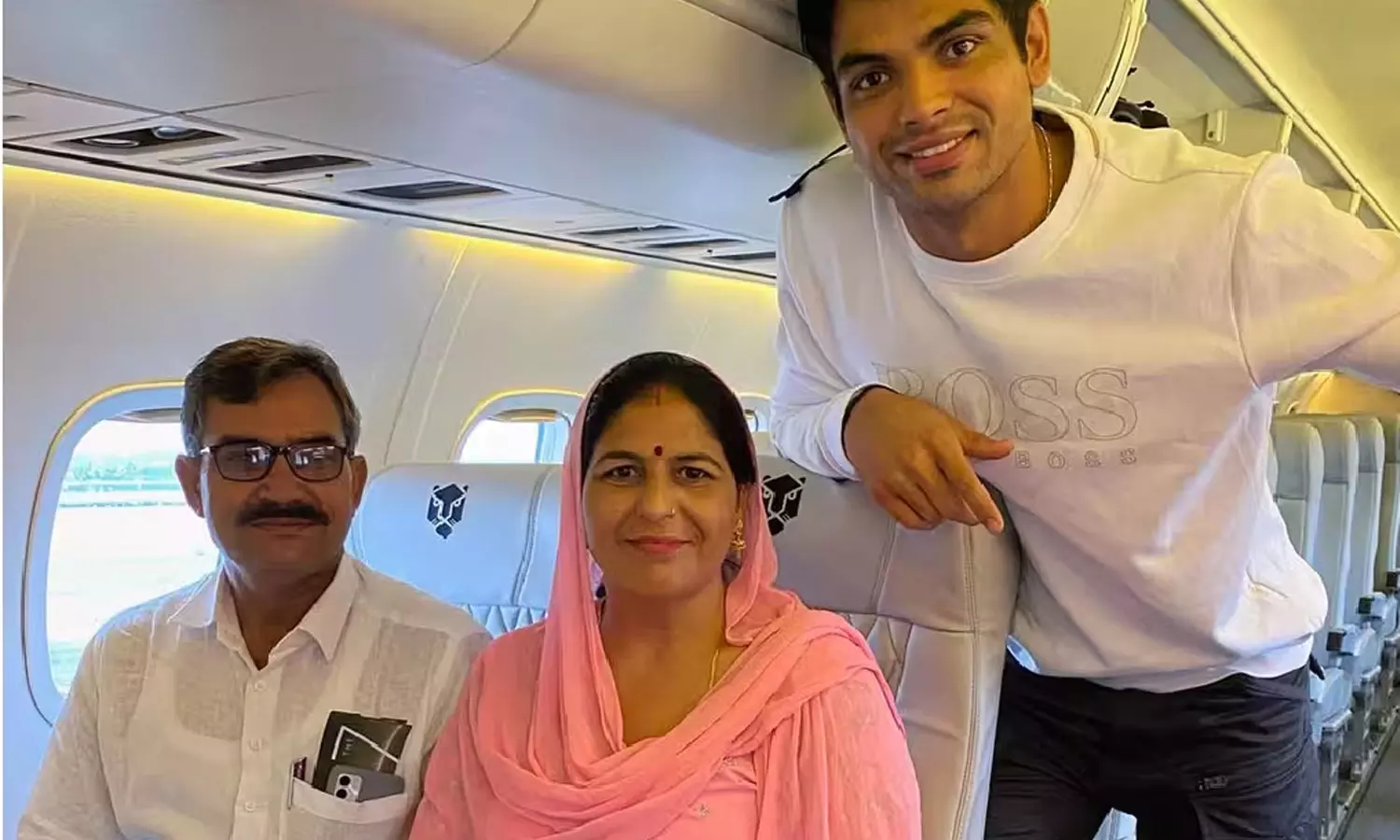 സോഷ്യല് മീഡിയയില് താരമായതൊന്നും അമ്മ അറിഞ്ഞിട്ടില്ല- നീരജ് ചോപ്ര സോഷ്യല് മീഡിയയില് താരമായതൊന്നും അമ്മ അറിഞ്ഞിട്ടില്ല- നീരജ് ചോപ്ര