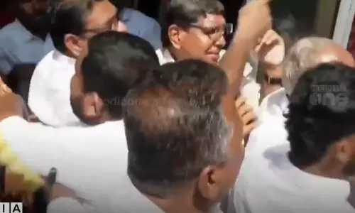 പന്തളത്ത് മാധ്യമപ്രവർത്തകരെ കോൺഗ്രസ് പ്രവർത്തകർ കയ്യേറ്റം ചെയ്തു