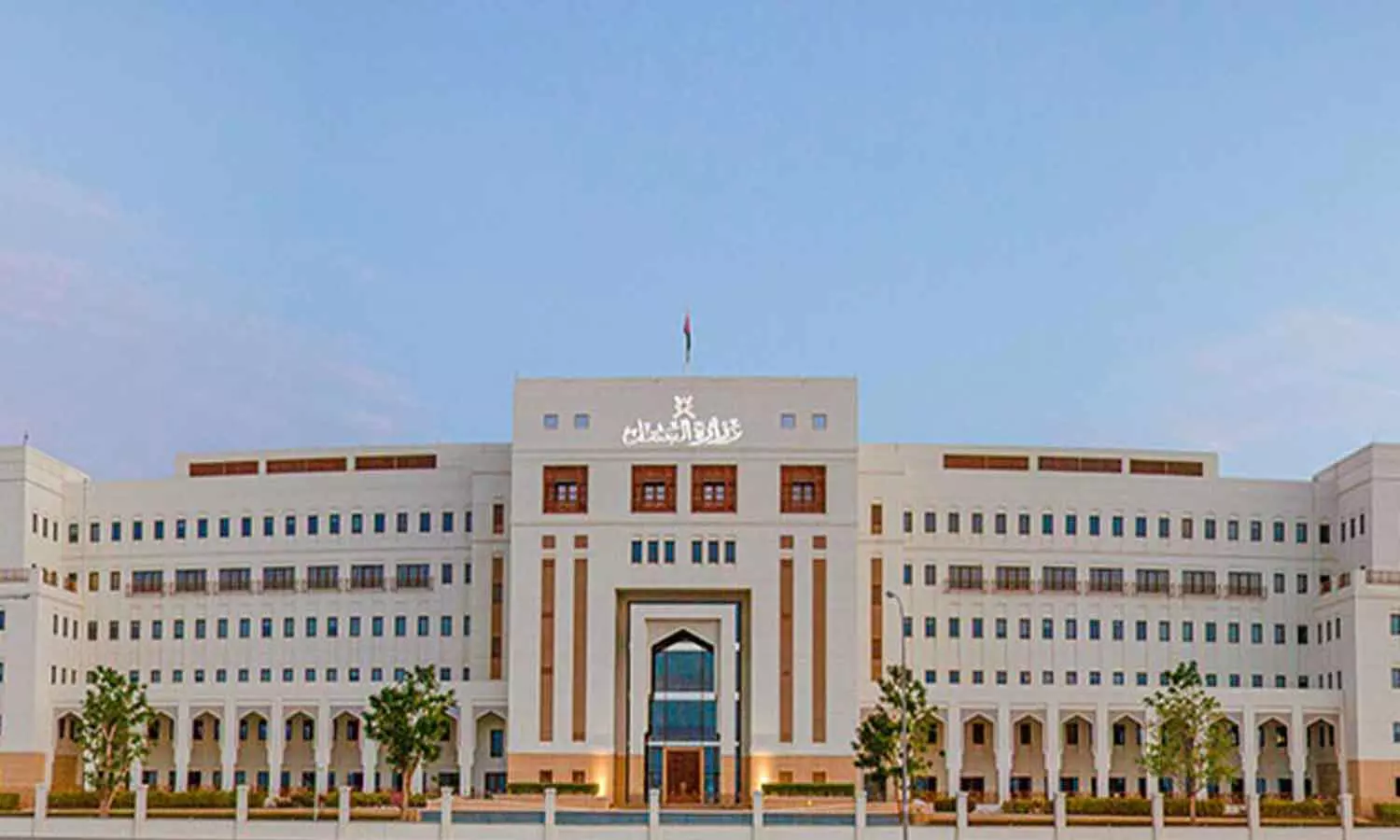 ഒമാനിൽ നിശ്ചിത തൊഴിലുകളിൽ പ്രവാസികൾക്ക് 6 മാസത്തേക്ക് വിസ വിലക്ക്