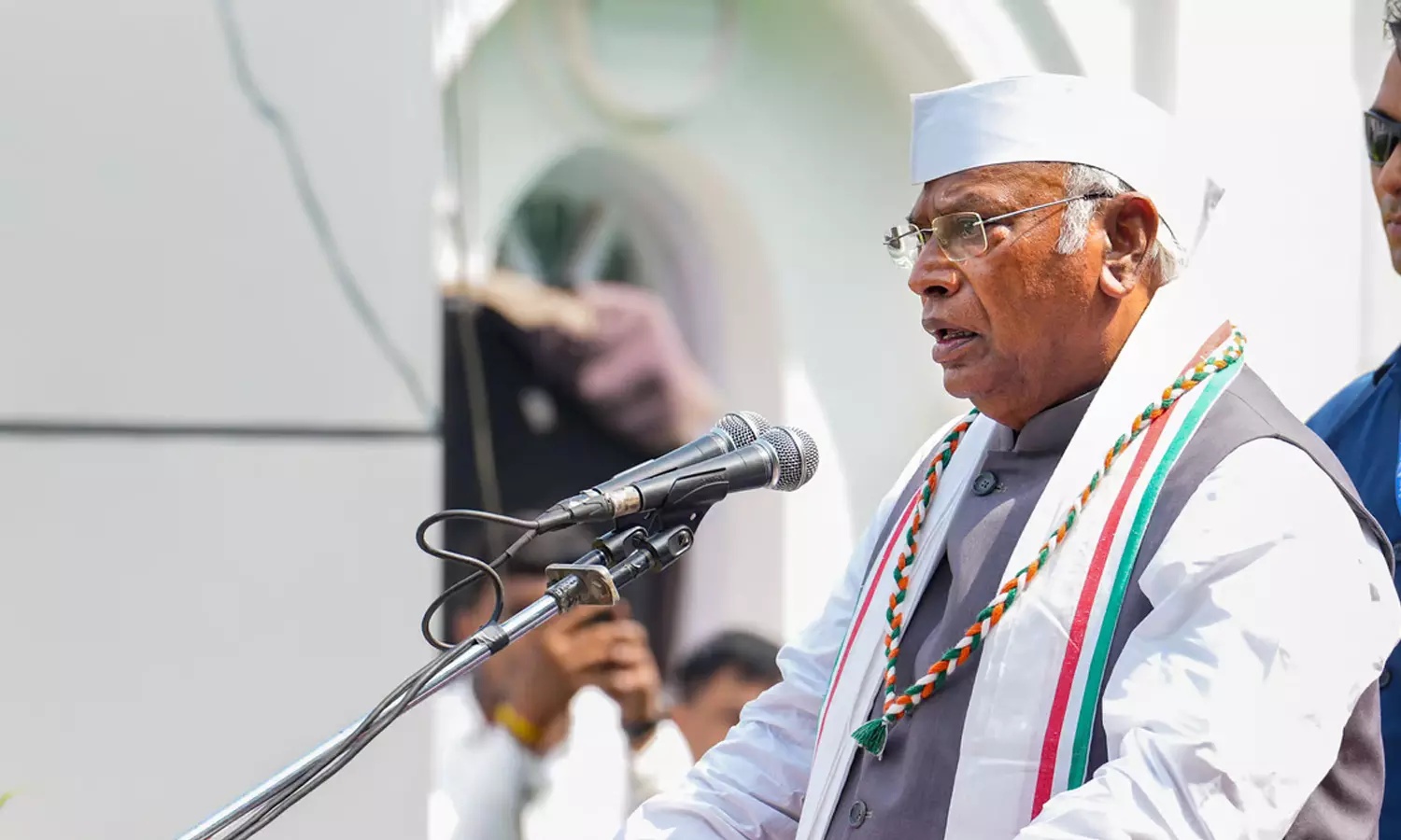 Kharge calls BJPs Partition Day as bid to spread hate Kharge calls BJPs Partition Day as bid to spread hate