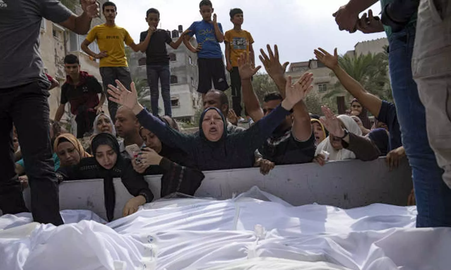 death toll tops 40,000 in gaza in israel attack