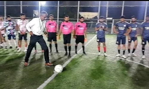 വയനാടിന് കൈത്താങ്ങ്: ദമ്മാമിൽ പ്രവാസി ഫുട്‌ബോൾ ടൂർണമെന്റിന് തുടക്കം