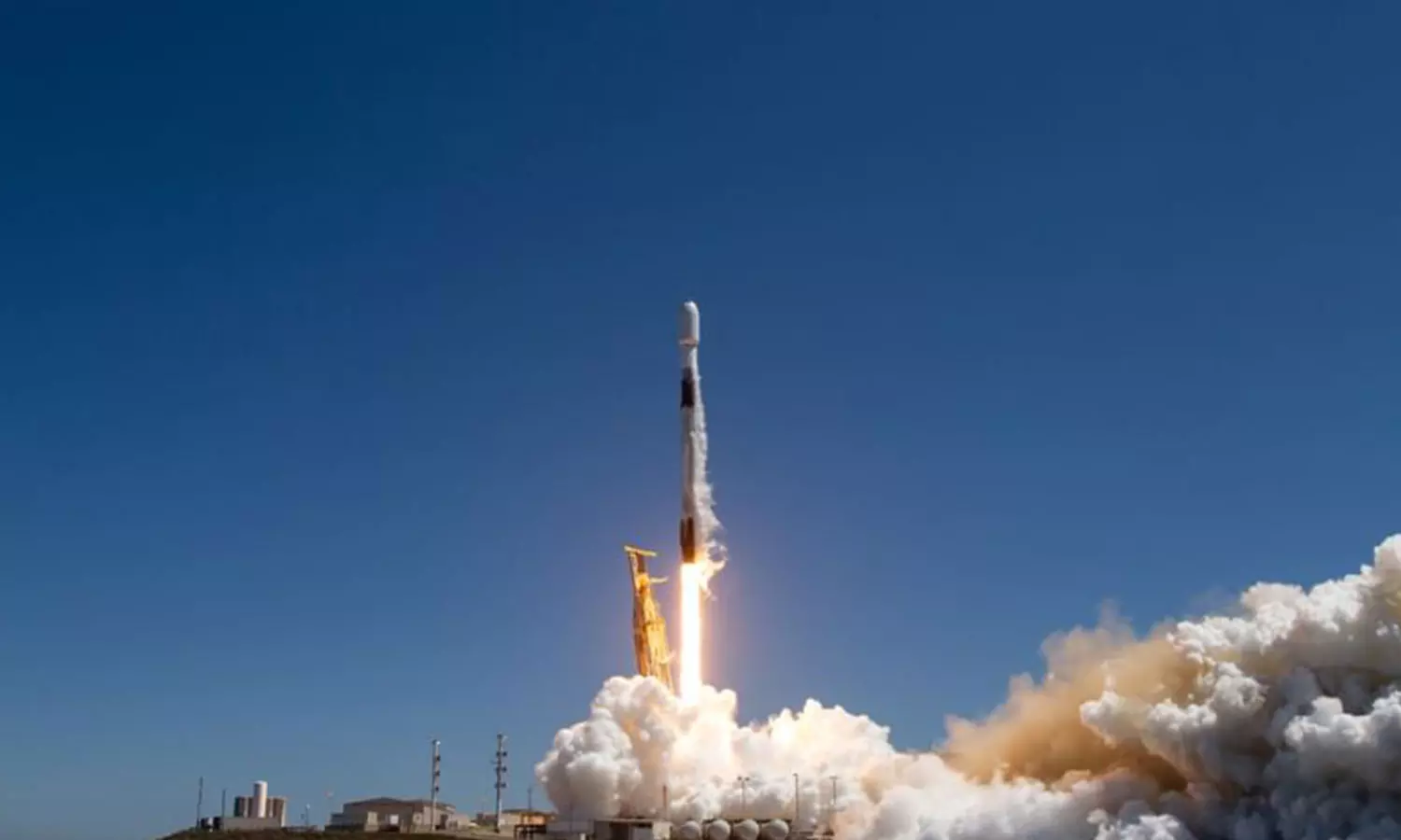 Bayanat And Yahsat Launch UAE’s First SAR Satellite Bayanat And Yahsat Launch UAE’s First SAR Satellite