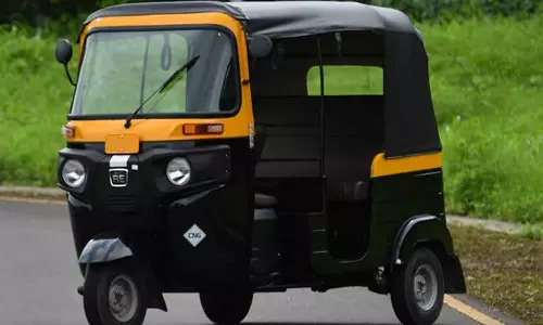 മീറ്റർ ഇടാതെ സർവീസ്, അമിത ചാർജ്; തിരുവനന്തപുരം നഗരത്തിലെ നിയമലംഘനം നടത്തിയ ഓട്ടോകൾക്കെതിരെ നടപടി