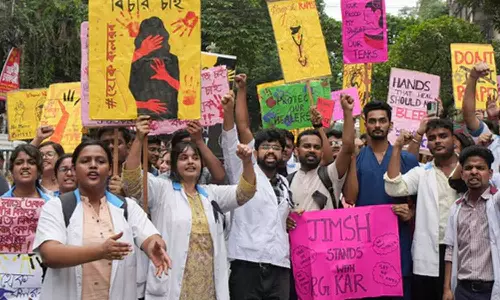 Murder of female doctor: Resident doctors in Delhi will also protest in the streets, tomorrow in front of the health ministry, latest news malayalam വനിതാ ഡോക്ടറുടെ കൊലപാതകം: ഡൽഹിയിൽ റസിഡന്റ് ഡോക്ടർമാരും തെരുവിൽ, നാളെ ആരോ​ഗ്യ‌മന്ത്രാലയത്തിനു മുന്നിൽ പ്രതിഷേധിക്കും