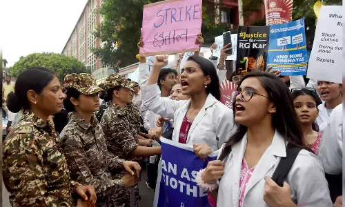 യുവ ഡോക്ടറുടെ കൊലപാതകം: കൊൽക്കത്ത ആർ.ജി കാർ ആശുപത്രി പരിസരത്ത്  നിരോധനാജ്ഞ