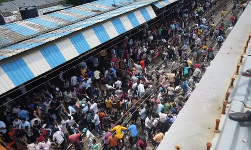 മഹാരാഷ്ട്രയില്‍ രണ്ട് നഴ്സറി വിദ്യാര്‍ഥികള്‍ക്ക് പീഡനം; 23 കാരനായ ശുചീകരണ തൊഴിലാളി പിടിയില്‍, വ്യാപക പ്രതിഷേധം