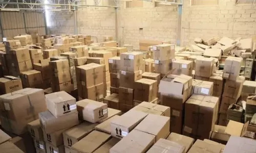 റാസൽഖൈമയിൽ വ്യാജ ഉൽപന്നങ്ങളുടെ വൻശേഖരം പിടികൂടി