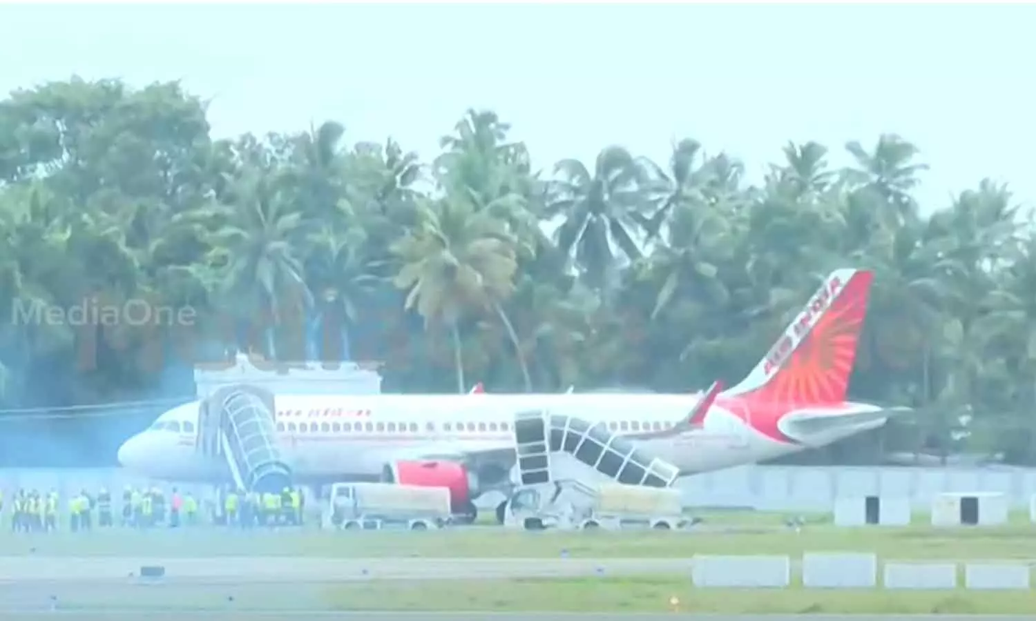 മുംബൈ- തിരുവനന്തപുരം എയർ ഇന്ത്യ വിമാനത്തിൽ ബോംബ് ഭീഷണി; അടിയന്തര ലാൻഡിങ്‌ നടത്തി